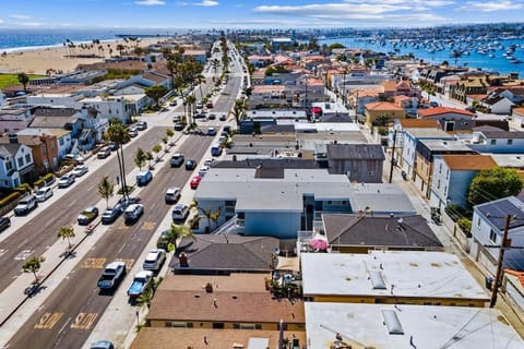 Historical Beach Bungalow Steps Away From Sand #5 Condo in Balboa Peninsula