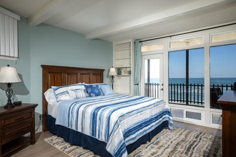 Bed, Bedroom, Sea view