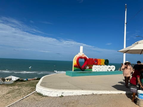 Apto com Ar com vista para praia de Morro Branco - Fortaleza Apartment in State of Ceará