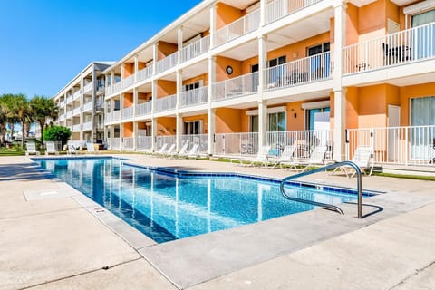 Dauphin Island Beach Club 106A Apartment in Dauphin Island