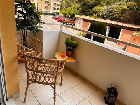 Mondello Hotellerie&Consultant : Appartement de standing 47m2 avec piscine Cannes Eigentumswohnung in Mougins