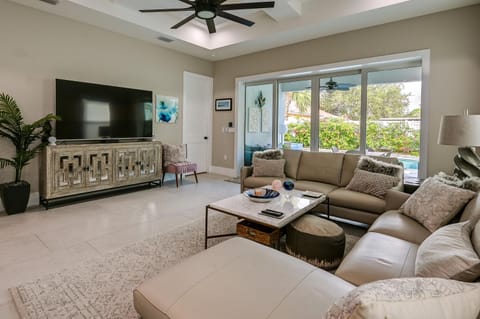North Naples Getaway with Private Pool! Casa in Naples Park
