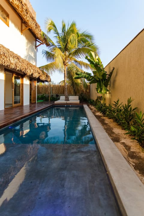 Pool view, Swimming pool, sunbed