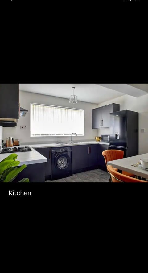 Spacious 3 bedroom house in nottingham House in Nottingham