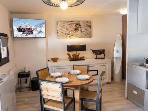 Appartement rénové pour 2 avec WiFi au centre de Val Thorens, proche pistes et commerces - FR-1-637-71 Apartment in Val Thorens