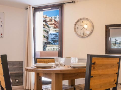 Appartement rénové pour 2 avec WiFi au centre de Val Thorens, proche pistes et commerces - FR-1-637-71 Apartment in Val Thorens