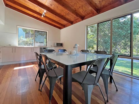 Dining area, kitchen