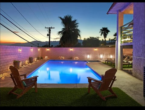 Desert Getaway by Palm Springs! W/Pool & Hot Tub Haus in Desert Hot Springs