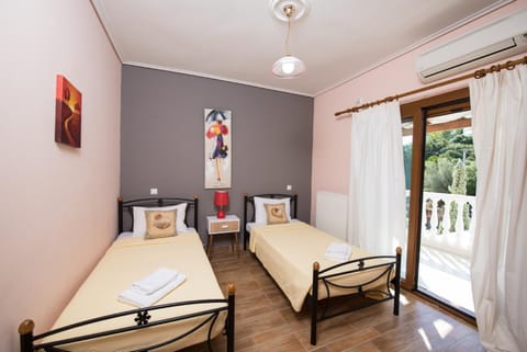 Villa Joanna apartments Condominio in Lefkada