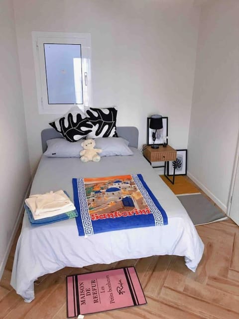 Faliro Athens fully equipped sea view apartment 200m to beach Apartamento in Alimos