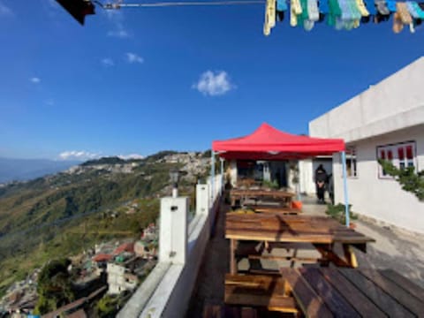 Property building, Day, Natural landscape, View (from property/room), Balcony/Terrace, Dining area, Mountain view, Sea view