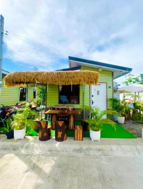 S&E-3 Tiny Guest House - Olango Island Bed and Breakfast in Lapu-Lapu City