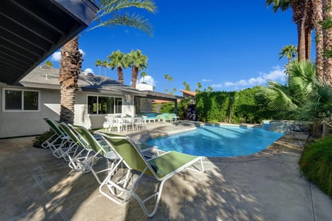 Ultra-Luxury Mid-Century Alexander Pool 3BD/3BATH House in Palm Springs