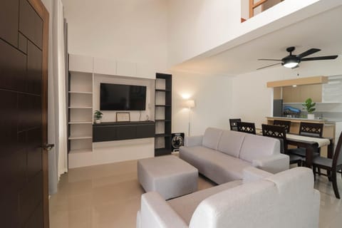 Communal lounge/ TV room, TV and multimedia, Kitchen or kitchenette, Living room, Seating area, Dining area, Evening entertainment, fireplace, minibar