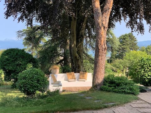 'Le Petit Clos Suites'- Charming Garden Villa on Leman Lake Eigentumswohnung in Nyon
