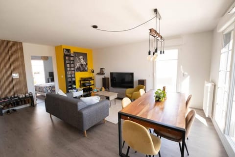 Appartement lumineux 4P/Terrasse Apartment in Saint-Denis, France