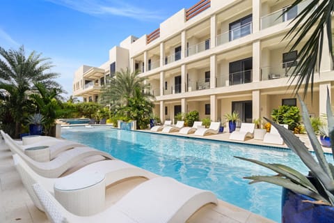 Pool view, Swimming pool, sunbed