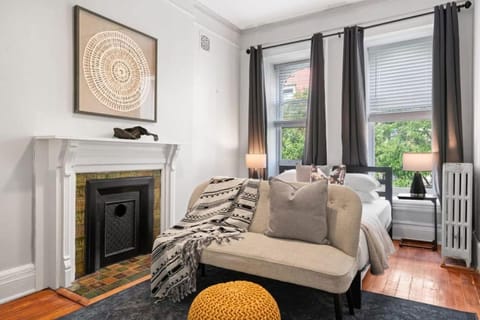 Newly Renovated 3BR Oasis Walk to Columbia Uni Maison in Harlem