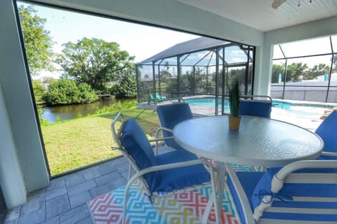 Ultimate Waterfront Retreat Heated Pool Maison in Port Charlotte