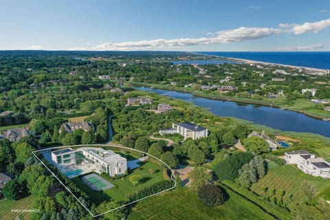 Exquisite Hamptons Mansion Retreat Villa in Bridgehampton