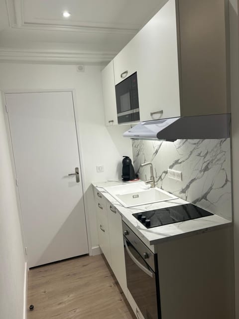 Kitchen or kitchenette, minibar, pet friendly, stove