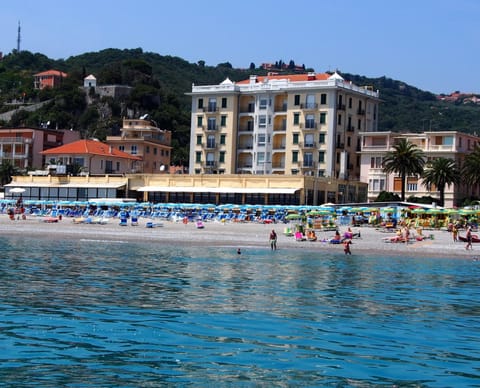 Facade/entrance, Beach, Area and facilities