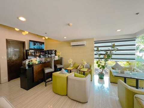 88 Courtyard Hotel Hotel in Pasay