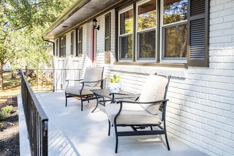 Rustic 3BR Home in a Natural Cartersville Getaway Haus in Cartersville