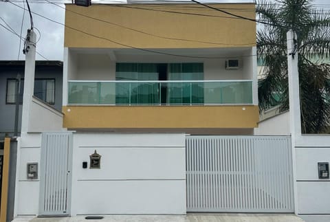 Casa amarela Alquiler vacacional in Niterói
