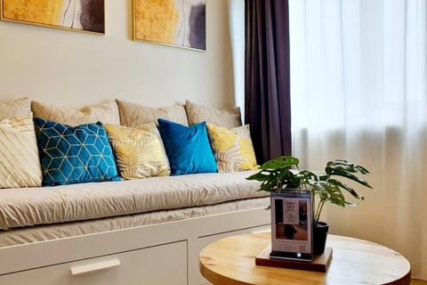 Cozy-spacious-elegant family suite that sleeps 8. Apartamento in Quezon City