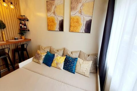 Cozy-spacious-elegant family suite that sleeps 8. Appartamento in Quezon City
