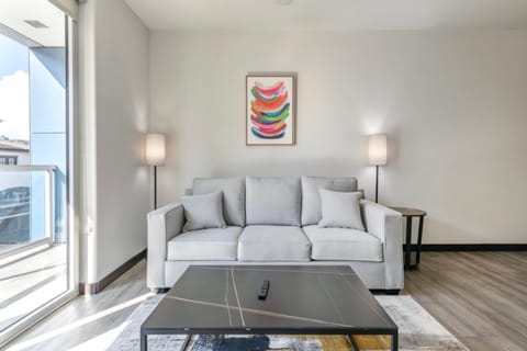 New WeHo Luxury Apartment Condo in Burbank