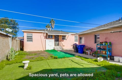 Entire Lovely 3-Bedroom Home with 3 Queen Beds & Spacious Yard, 6 Guests Maximum House in Chula Vista