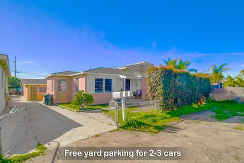 30 days minimum only, Entire Lovely 3-Bedroom Home w Yard, Parking Casa in Chula Vista