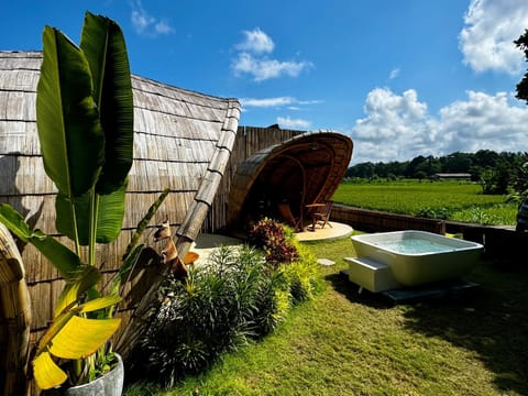 Garden, Hot Tub, Garden view