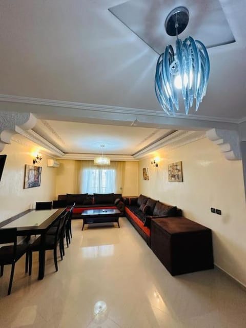 Lujoso apart.vacacional achakar playa& piscina wifi !! Apartment in Tangier