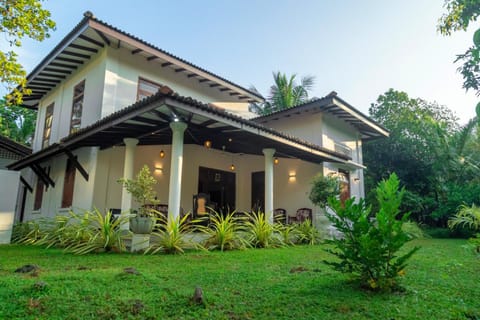 Property building, Day, Natural landscape, Garden