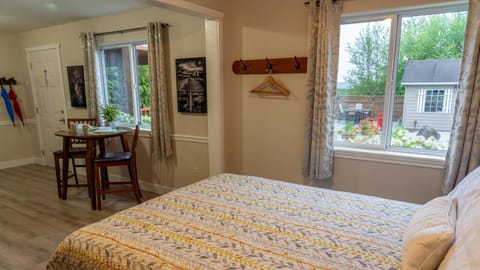 Wild Pacific Guest Suites Bed and Breakfast in Ucluelet