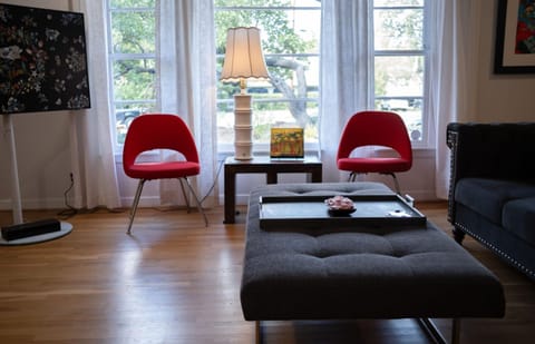 TV and multimedia, Living room, Seating area, Garden view