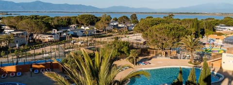 401 Emplacement prestige au Mar Estang 4 étoiles Campground/ 
RV Resort in Canet-en-Roussillon