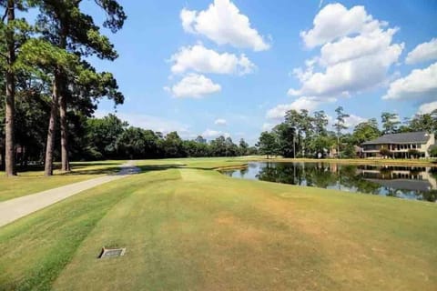 Timber Top golf course view Casa in The Woodlands