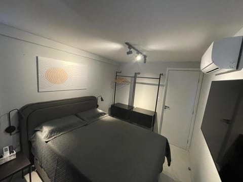 Bed, TV and multimedia, Bedroom, wardrobe