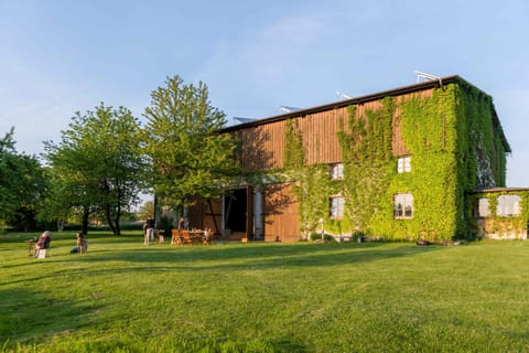 Property building, Spring, Day, Natural landscape, Garden, Garden view