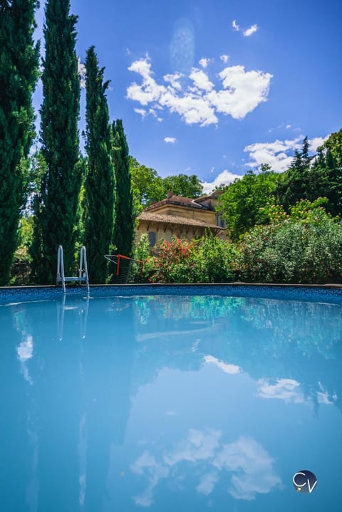 Belle villa provençale - familiale - Grand terrain House in Uzes