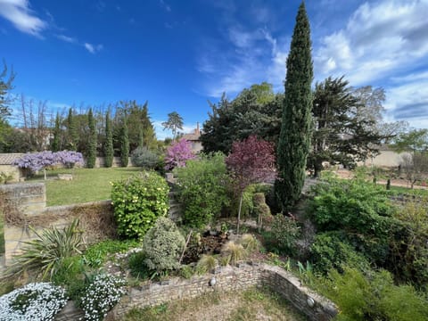 Belle villa provençale - familiale - Grand terrain House in Uzes