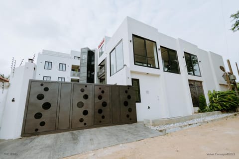 The Jewel Luxury Apartment Condo in Accra