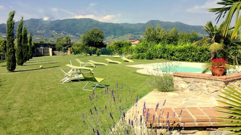 Villa In Lucca placed in a residential area, all services nearby Villa in Capannori