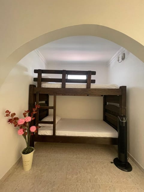 Apartamento para máx 5 personas, habitación privada con cama doble , habitación abierta con camarote y sofá cama, comodo, bonito, central, bien ubicado, en el centro de palmira Condo in Palmira