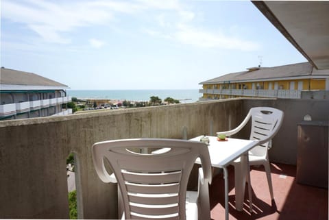 View (from property/room), Balcony/Terrace, furniture