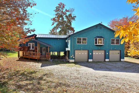 Winding Way Chalet home House in Mendon